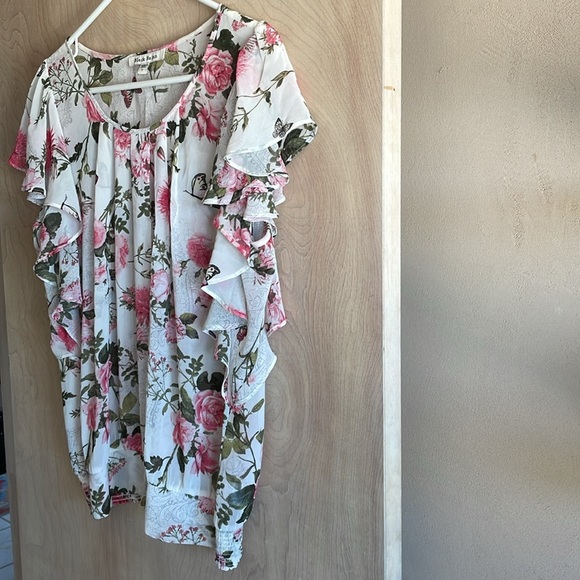 Black Rainn Women’s Floral Ruffle Top.  Sz: L - Picture 8 of 11